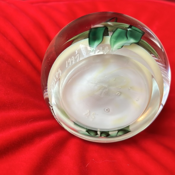 Lundberg Studios paperweight - Picture 8 of 13